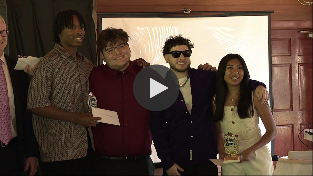 Music producer and former Stroudsburg High School student gives scholarships to music students